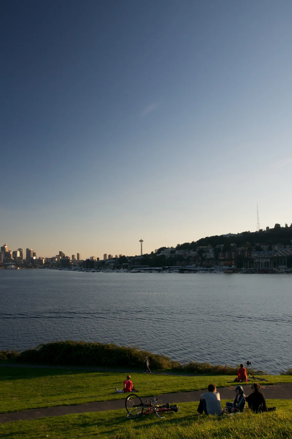 Evening Seattle skyline from Gas Works Park hill