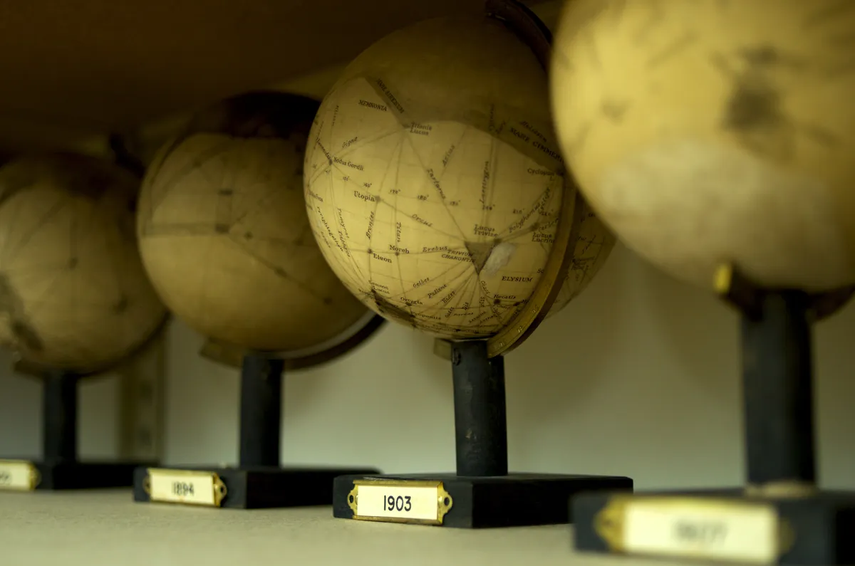 The recently (re)discovered Mars globes created by P