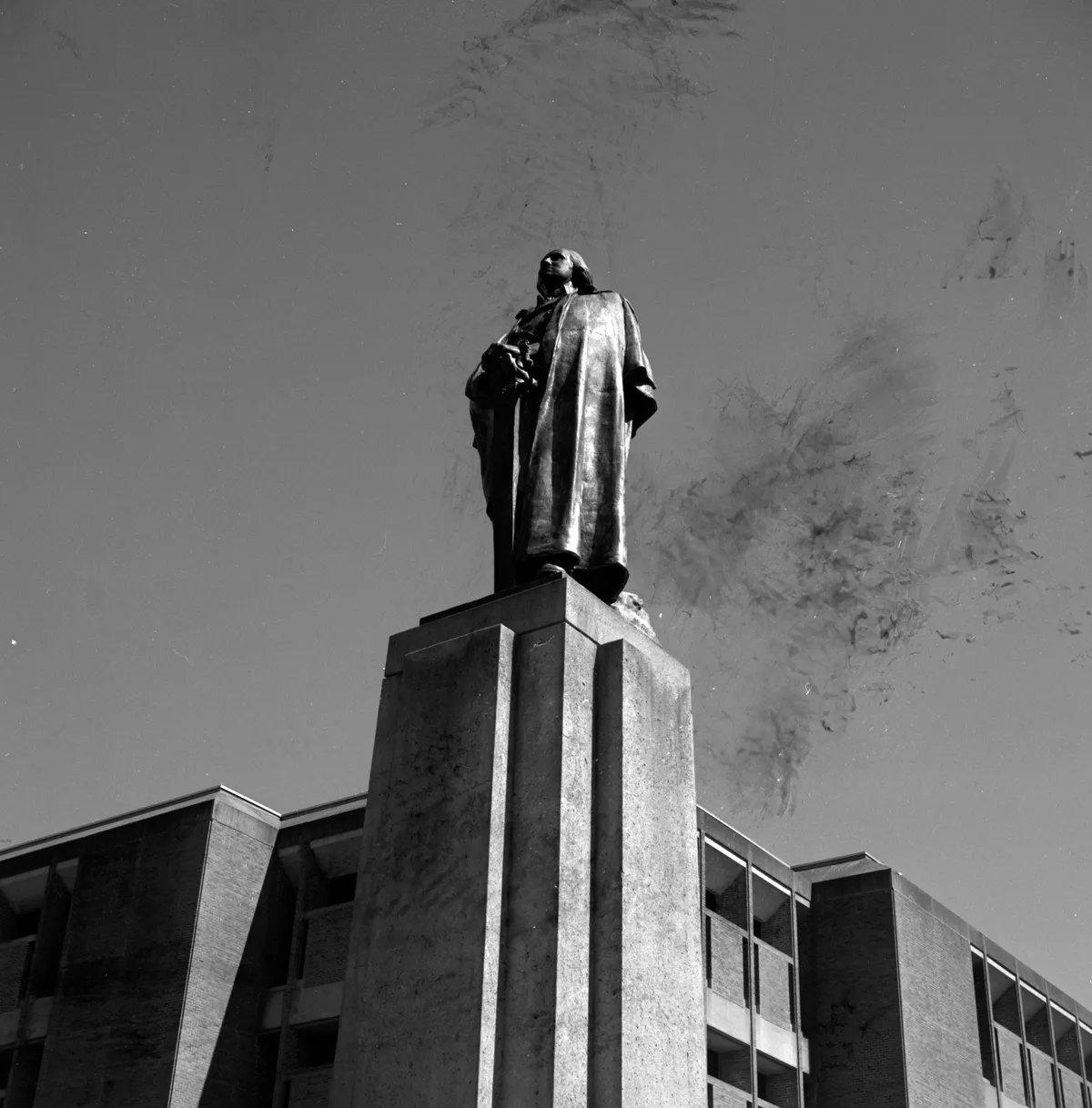 George Washington statue on the University of Washington campus